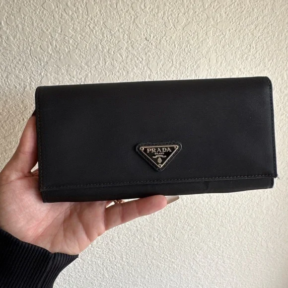 LUXURY MYSTERY BOX WORTH 1K - Picture 12 of 12